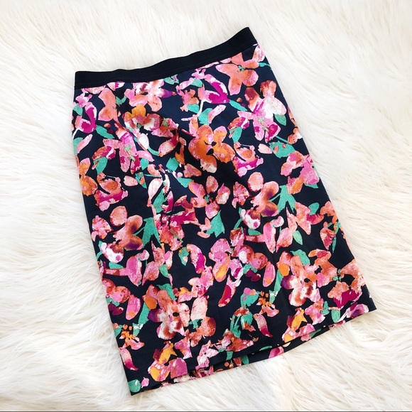 Ann Taylor Dresses & Skirts - Ann Taylor floral pencil skirt